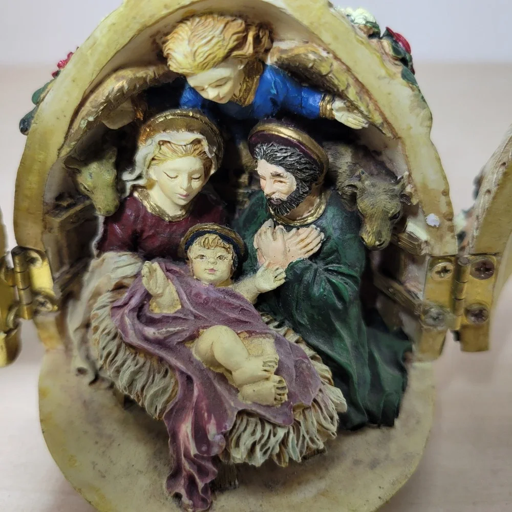 Egg‎ Shaped Nativity Scene Holy Family Angels Religious Christmas Decor